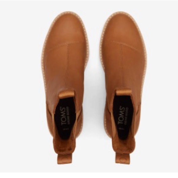 TOMS water resistant dakota boots in tan leather size 9 - great condition - Picture 2 of 9